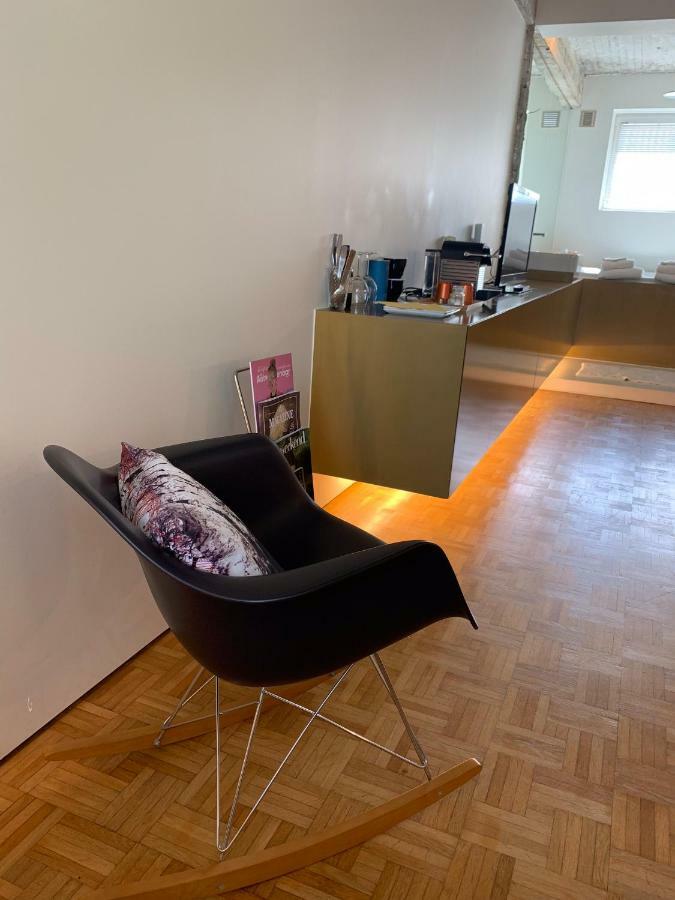 B&B Yellow Submarine Antwerpen Eksteriør billede